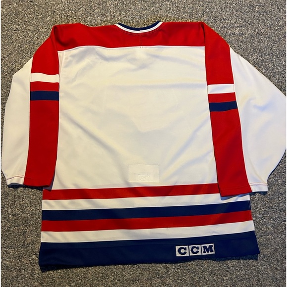 Authentic CCM 1988-92 Team USA Olympics hockey Jersey size 48 with fight strap - Picture 2 of 2